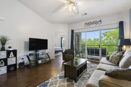 Holiday Ridge Retreat Duo - Holiday Hills Branson - Golf Resort - Outdoor Pools