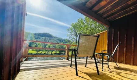 Riverfront Lodging Отели в г. Трейл