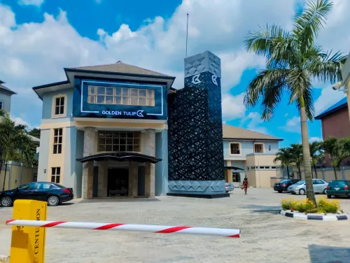 裏沃特爾金色鬱金香酒店