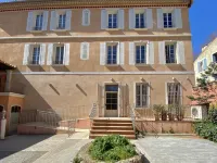 Hôtel La Falaise Hôtels à : Cotignac