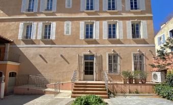 La Falaise Hotel