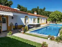 Farmhouse Sleeps 8 with Pool & Horses Hotele w: Évora de Alcobaça