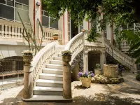Artemisia Domus - Giardino Hotels near Chiaia