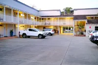 Fitzroy Motor Inn - parking