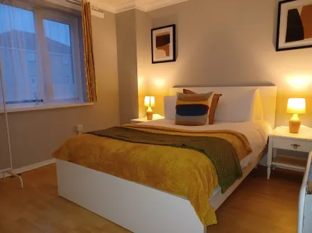 Malting-Green Door-One Bedroom Apartment Отели рядом с достопримечательностью «Уипснейдский зоопарк»