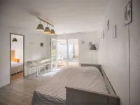 Vacancéole - les Villas du Lac Hotel di Azur