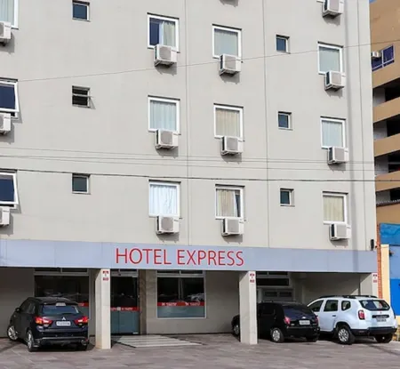 Hotel Express Terminal Tur - Rodoviária Porto Alegre Отели рядом с достопримечательностью «Public Library»