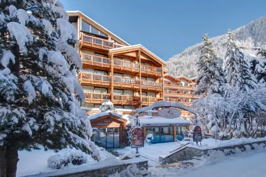 โรงแรมแบลรีฟ