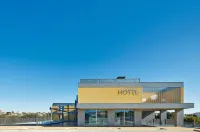 Hotel 3K Faro Aeroporto Hoteles cerca de Praia de Faro