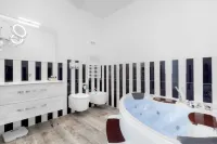 Les Suites des Tout le Monde