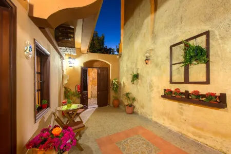 Muses-Old Town Отели рядом с достопримечательностью «Родосская крепость»