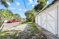 Sunset Citrus Studio