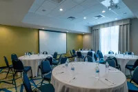 Hampton Inn & Suites by Hilton Glenarden Washington DC Các khách sạn ở Lake Arbor