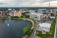 Heart of Downtown Lakeland - Urban Luxury Loft. Studio + Memory Foam Sofa Bed
