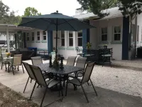 Ozona Guesthouse! 3 Blocks to Pinellas Trail, Brewery, Eats, & Dog Friendly!