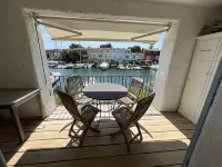 PORT GRIMAUD: Dream apartment in a quiet and precious neighborhood