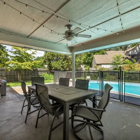 Jacuzzi Tub-Walk to Dining & Shopping-Garage Parking
