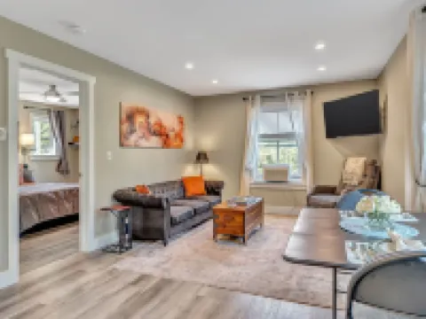 cozy 1 bedroom, 1 bath, sleeps 4 fully equipped apartment Hotels in Boothbay