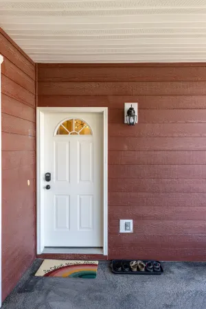 Ideal Location Near Outdoor Adventures - Charming Family-Friendly Haven