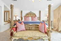 Heated Pool and Stunning Marina Views - Serene Lakefront Oasis