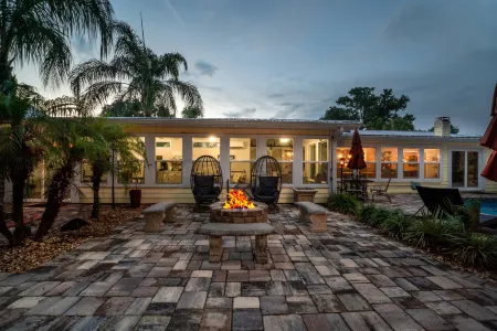 Relaxation Pool and Koi Pond Retreat - Tranquil Tropical Oasis