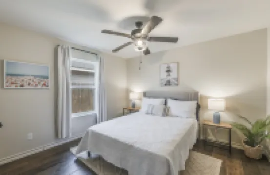 Private Heated Pool and Spacious Outdoor Oasis - Charming Getaway