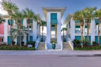 Stunning Lake Views and Resort-Style Amenities - Charming Coastal Retreat