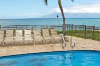 Newly remodeled oceanfront condo with pool, lanai & private W/D - near beach