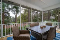 Charming Retreat with Lagoon Views and Outdoor Deck - Cozy Escape