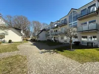 Süße Ferienwohnung in Mönchgut mit Direktem Strandzugang