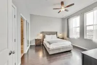 High Ceilings and Elegant Appliances - Charming Spacious Haven