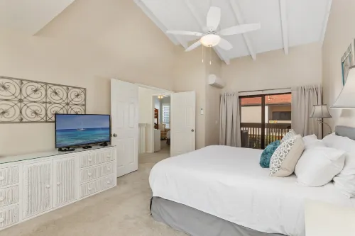 Stunning Pool Views and Beach Access - Charming Coastal Haven Hotels in Solana Beach