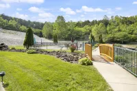 Access to Pools and Wet Bar Retreat - Charming Waterfront Haven