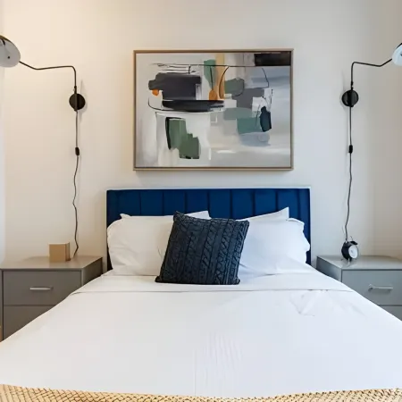 2BR Penthouse | Gym, Pool | Bellevue | Sophari A