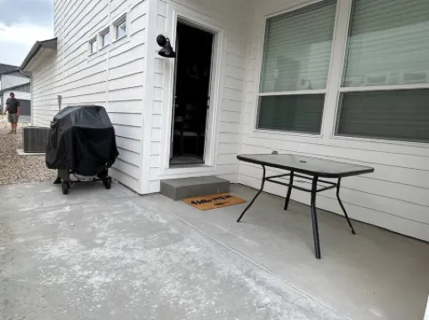 Stylish Retreat - Ping Pong, Winery Tours, Wildlife Watching