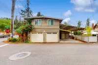 Delightful Retreat with Water Views, Fast WiFi, Gas Grill, & Furnished Patio