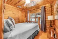 Charming Log Home with Hot Tub and Tranquil Views - Cozy Hill Country Escape