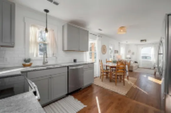 Charming 3BR 2BA Fully Renovated near DWNTN & MTSU