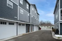 Spacious Townhome with Modern Amenities - Inviting Family Retreat