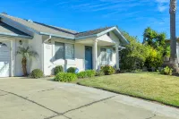 Charming Vacation Home with Nature Preserve Access - Spacious and Cozy