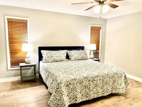 New! Minutes from TTU, LCU, medical district, & golf