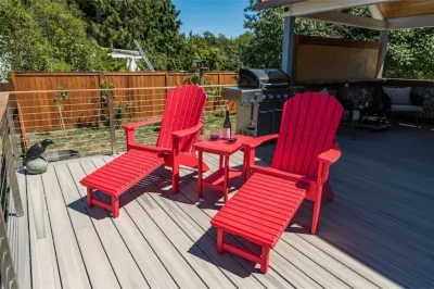 Stunning Salish Sea Views / High-end & Modern! Close to Olympic National Park!