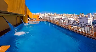 Senator Cádiz Hotel dekat Torre Tavira