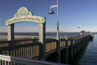 Cozy beach cottage a block off the beach. 3 minutes to downtown Bay St Louis!