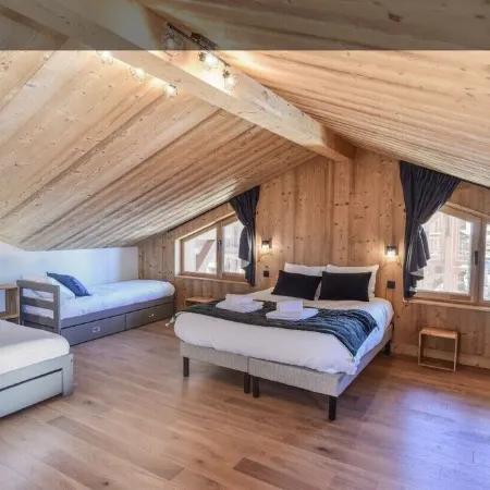 Prestigious ski-in/ski-out apartment with panoramic view