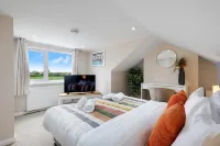 Stylish 4-Bedroom, 2-Bathroom Home in Brightside Avenue
