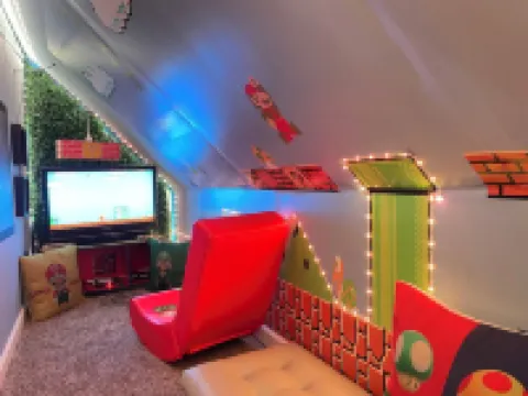 Arcade House! Massive game room, hot tub, firepit, grill, games