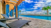 Holiday Inn Resort OCEANFRONT @ SURFSIDE BEACH by IHG - Pools
