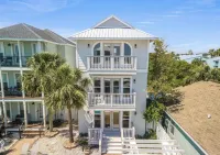 Modern Poolside Villa-Steps to Beach Hotels in Sunnyside