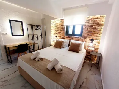 Salonikiou Beach Deluxe Apartments